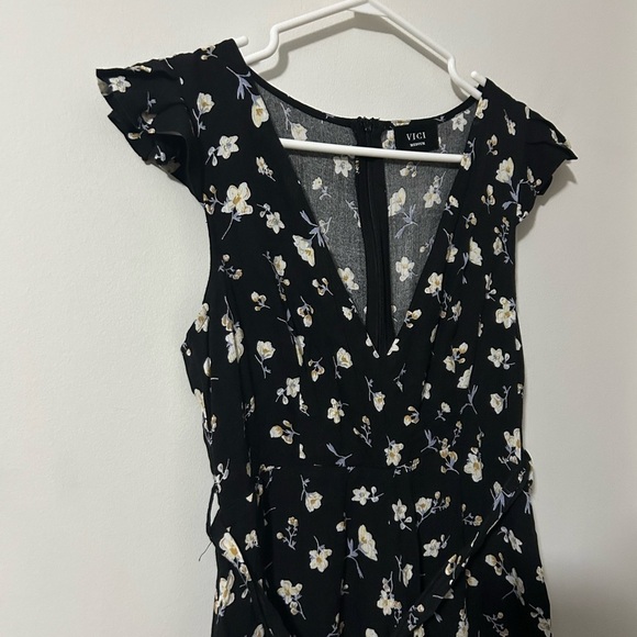 Vici  Floral Jumpsuit - Picture 2 of 6